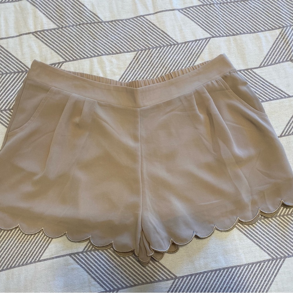 Never worn Francesca’s chiffon shorts - Picture 3 of 3